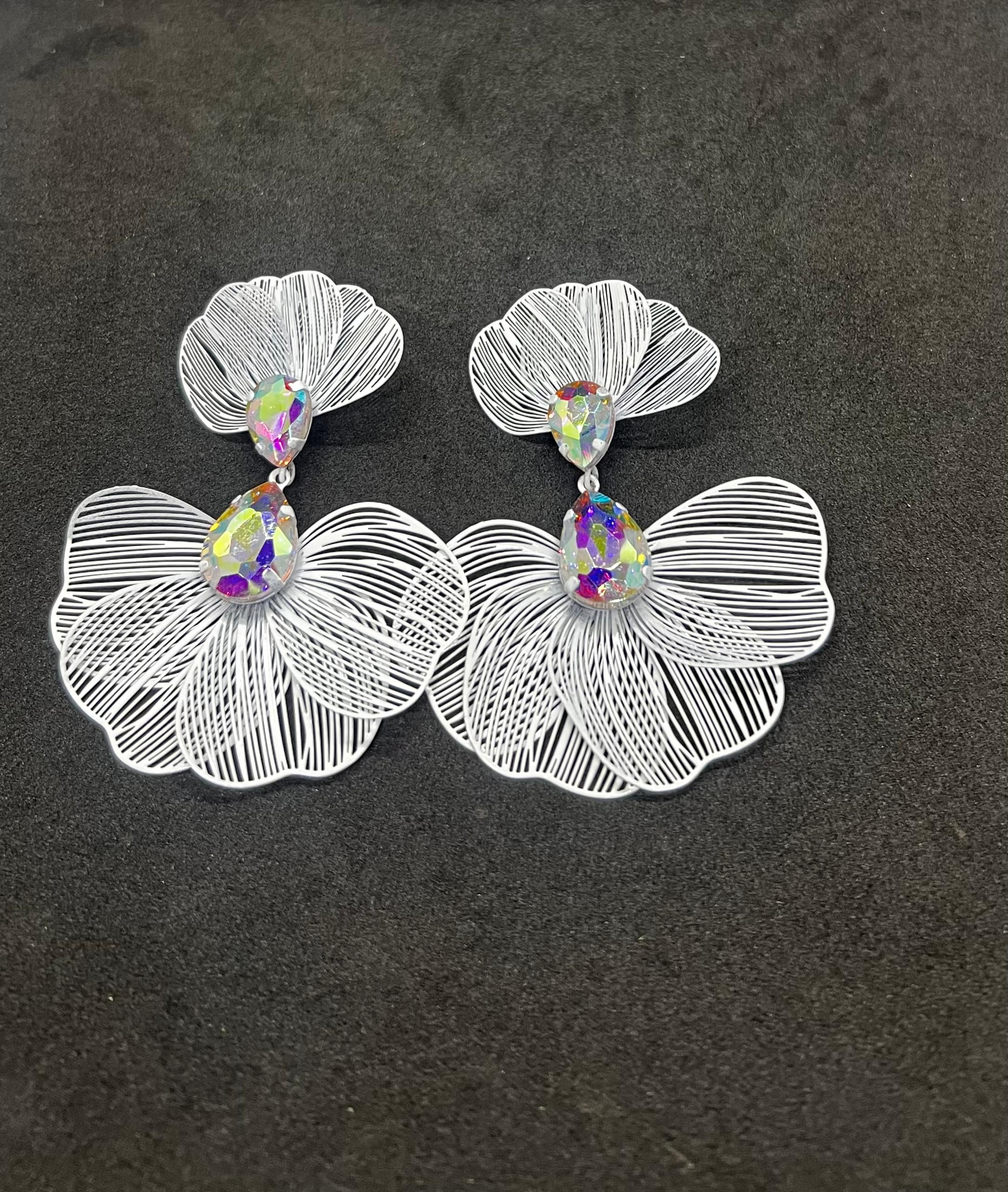 The Aurora Filigree Petal Drops